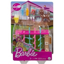 Mattel Barbie Έπιπλα Mini Playset Με Κατοικίδιο Σκυλάκι, Επιτραπέζιο Ποδοσφαιράκι Και Αξεσουάρ